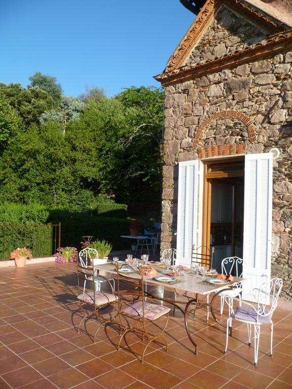 Bed And Breakfast La Maison De Nathalie Les Mayons Екстериор снимка