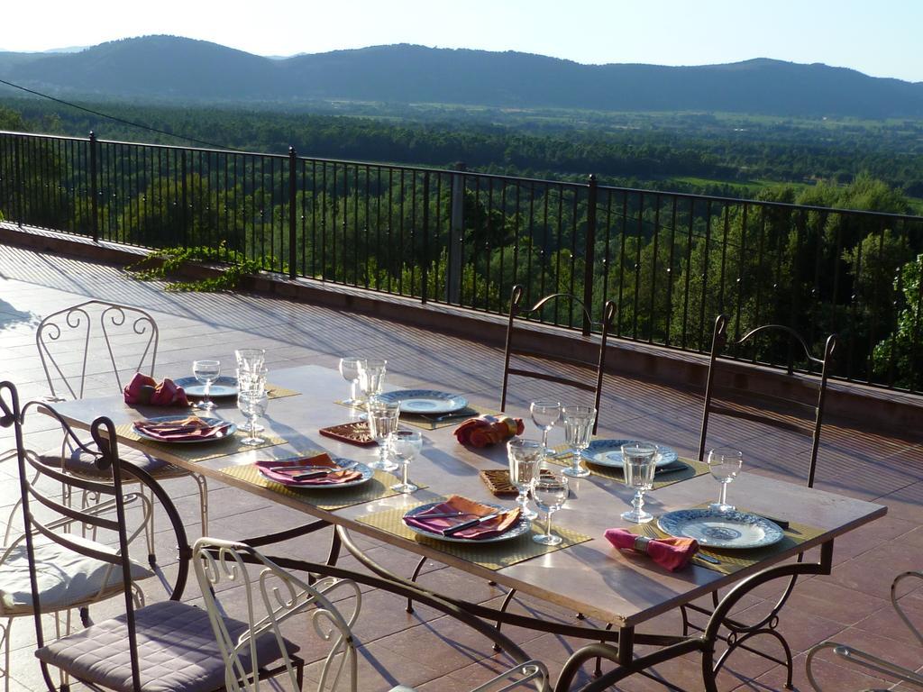 Bed And Breakfast La Maison De Nathalie Les Mayons Екстериор снимка