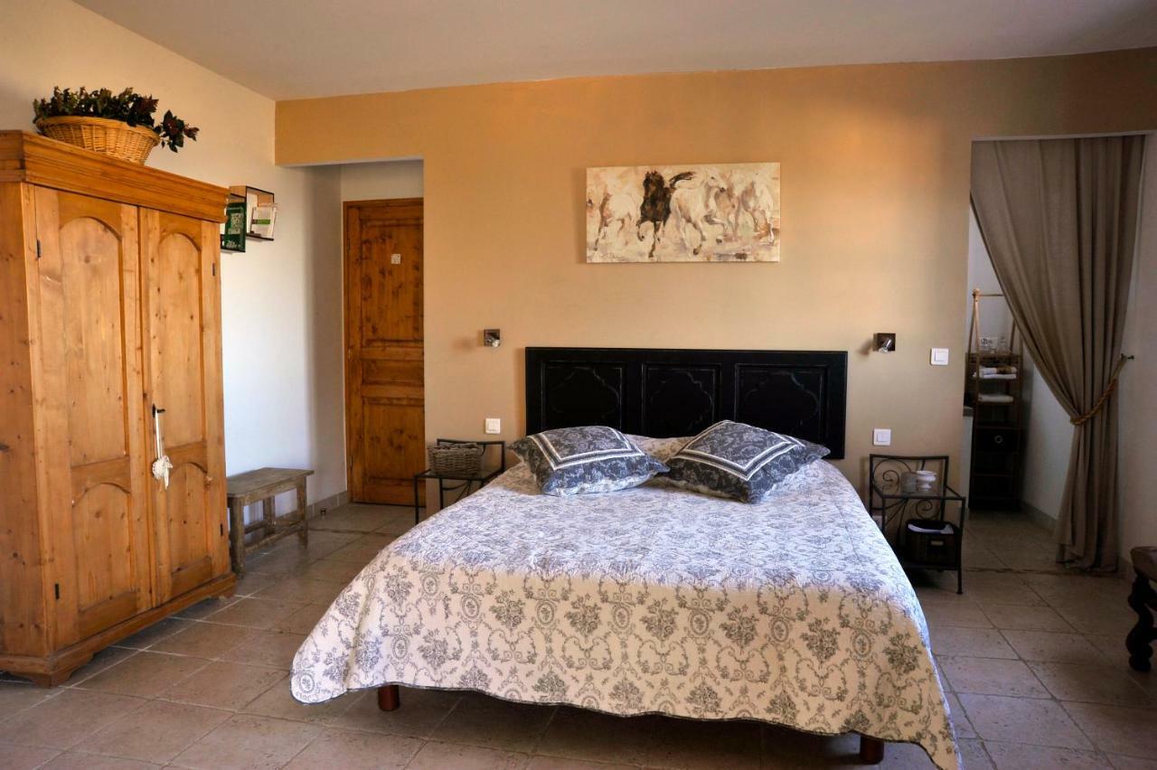 Bed And Breakfast La Maison De Nathalie Les Mayons Екстериор снимка