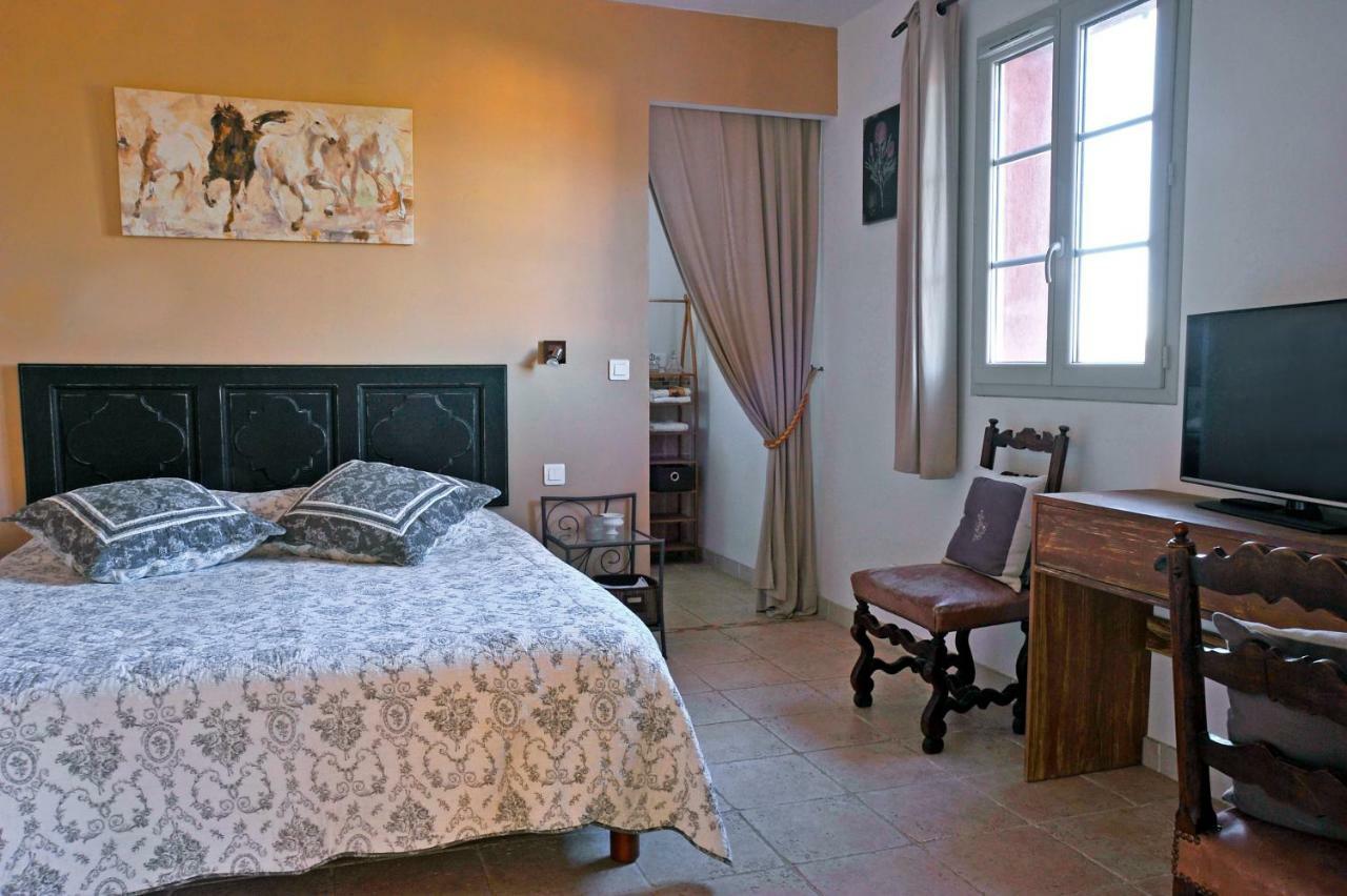 Bed And Breakfast La Maison De Nathalie Les Mayons Екстериор снимка